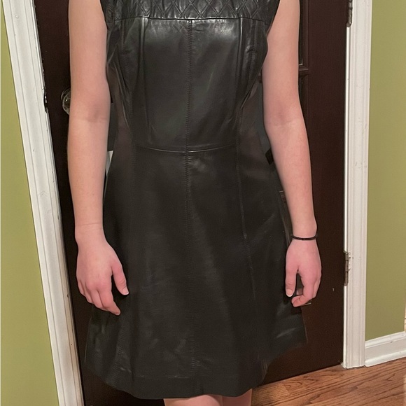 MISS WU: WOMENS HIGHER-END 100% LEATHER 'FIT & FLARE' DRESS-SIZE 4 - Picture 6 of 8